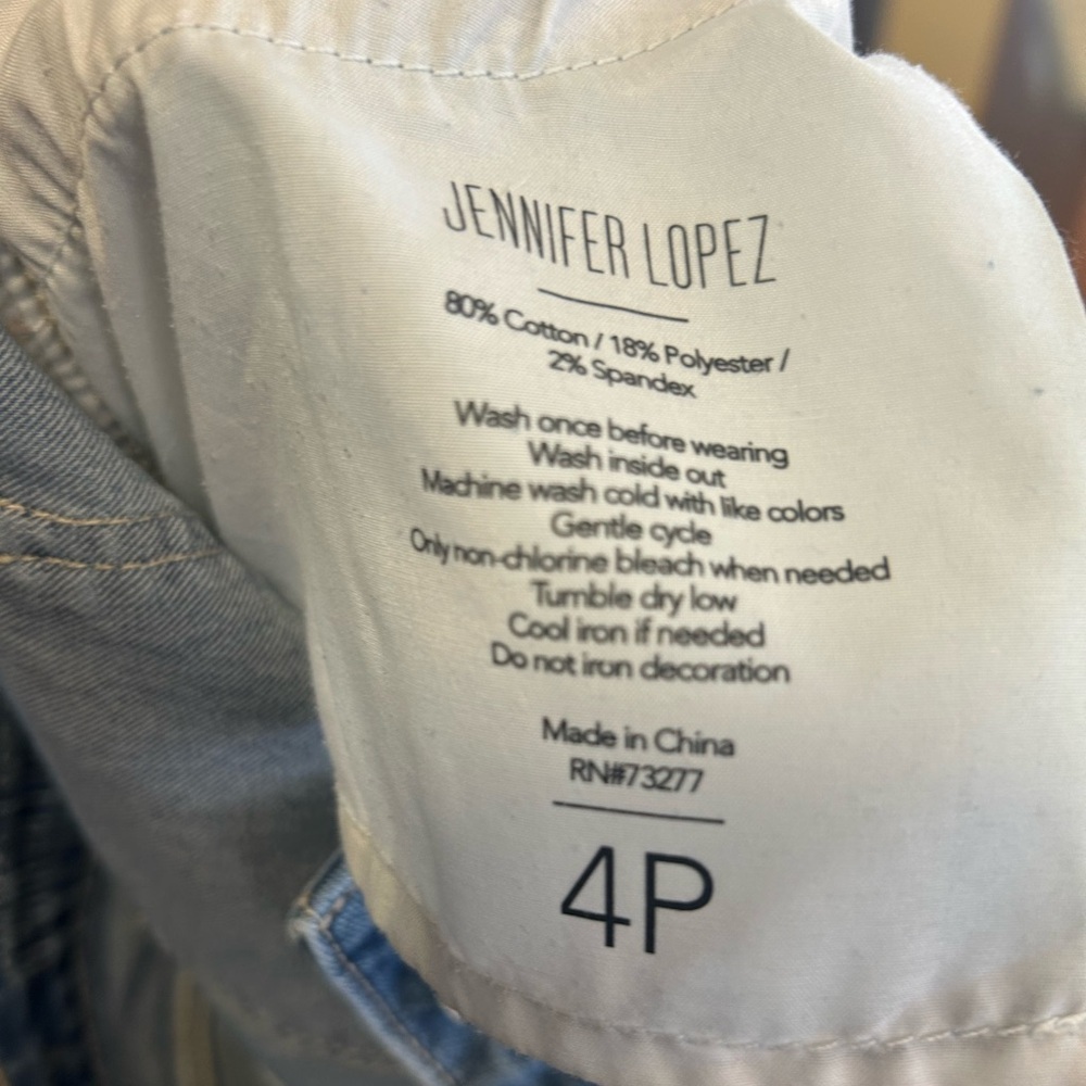 Jennifer Lopez  JLO Straight Leg jeans  4p Petite Medium Wash Stretch Denim - Picture 8 of 8